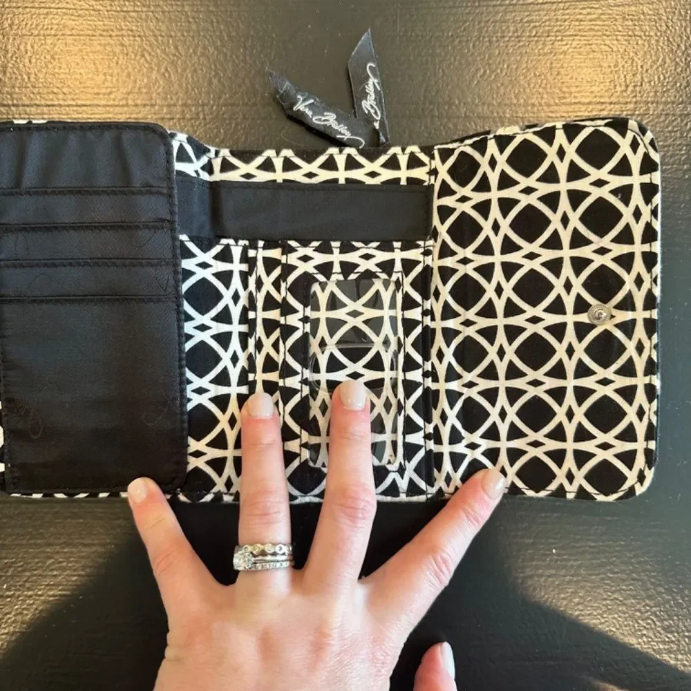 Vera Bradley Black & White Day & Night Pattern Floral Tri-Fold Wallet - EUC - Picture 3 of 8